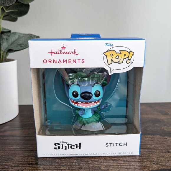 NEW Hula Stitch Hallmark Ornament Lilo and Stitch Christmas 🎁🎄 Funko Disney - Picture 1 of 8